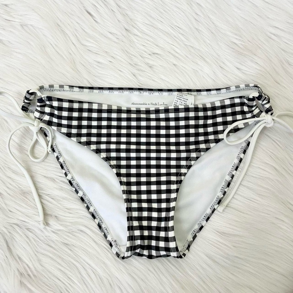 Abercrombie & Fitch black + white gingham bikini bottoms 🌷